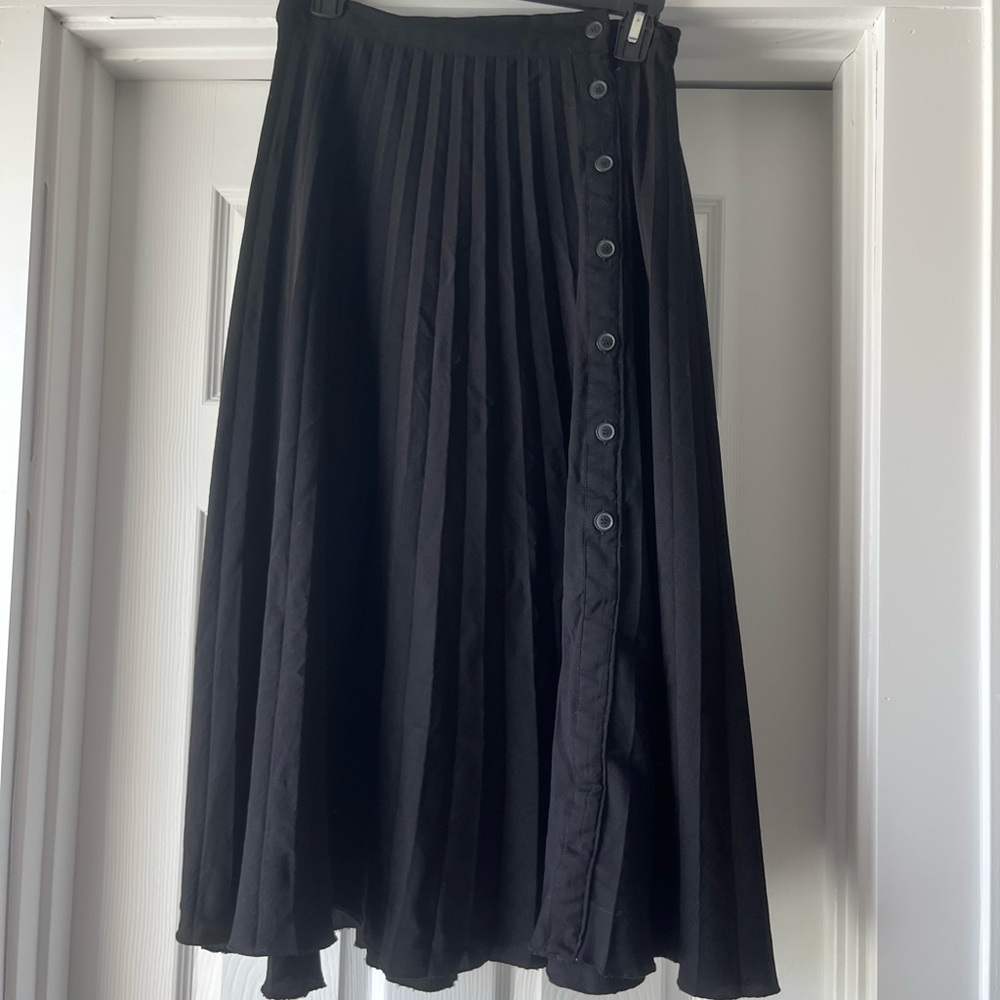 Elegant Black Pleated Skirt